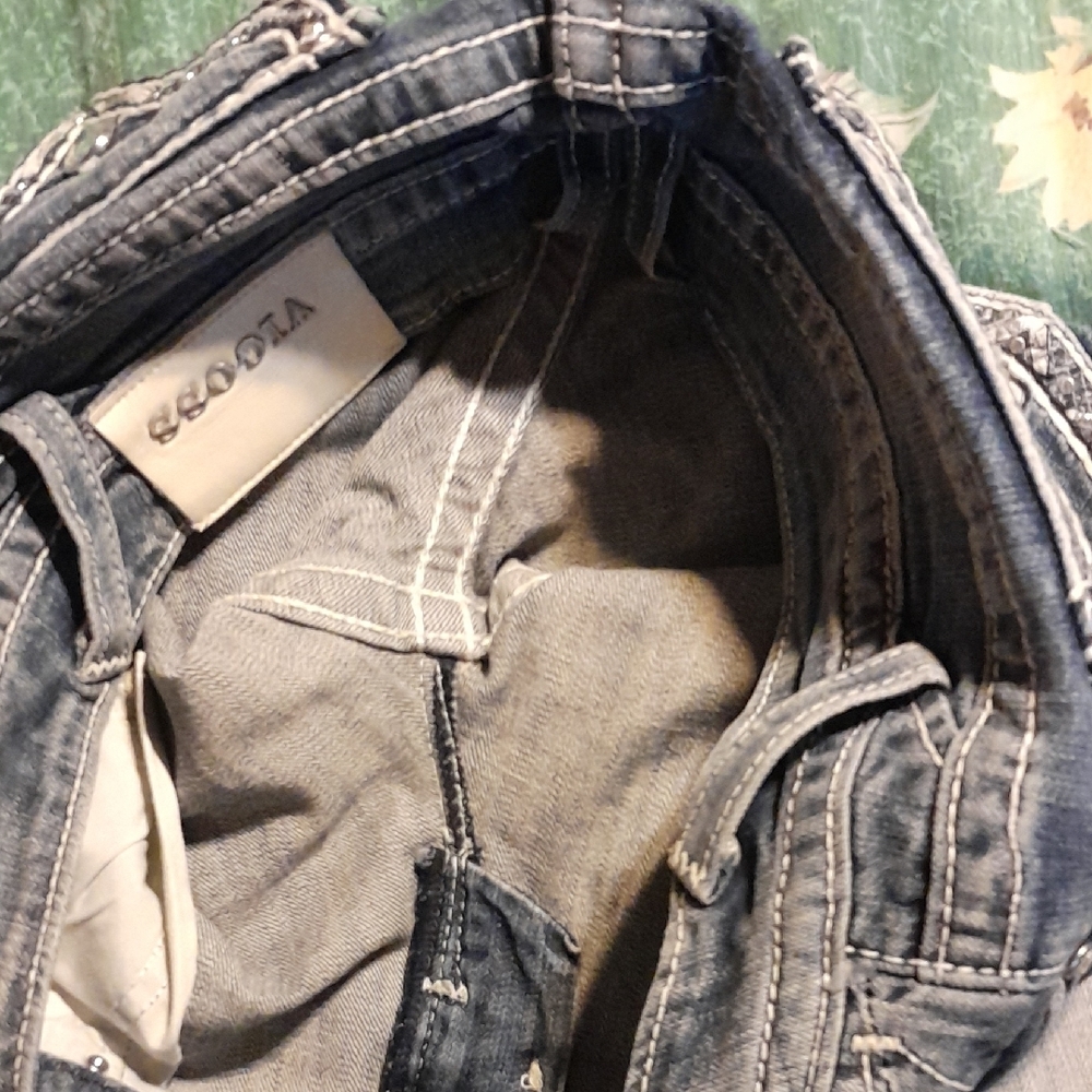 Vigoss Blue Cropped Ankle Jeans with Vintage Faded Style - Picture 6 of 12
